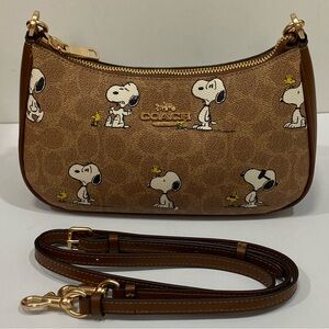 NWT Coach X Peanuts Teri Shoulder Bag In Signature Canvas With Snoopy Print